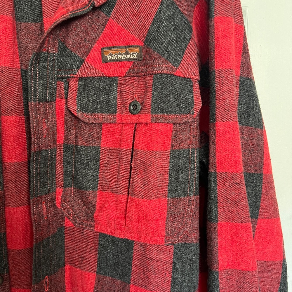 Patagonia Plaid Men's Shirt - Picture 2 of 4